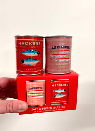 Fish salt and pepper shakers