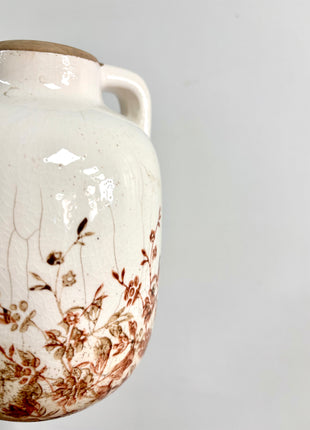 Floral case with handle