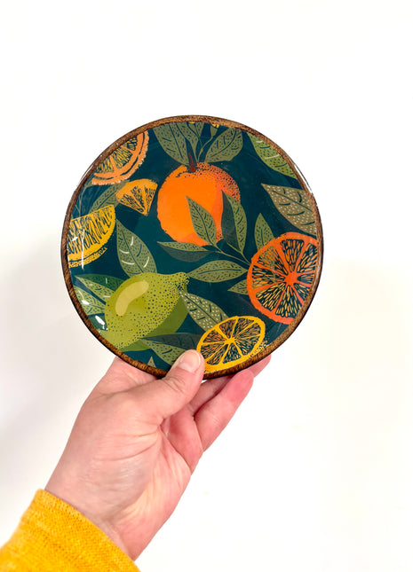 Citrus plate dark