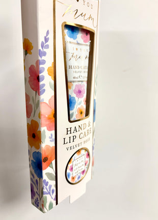 Hand and lip care for mum