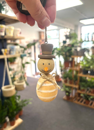 Wooden snowman hanger