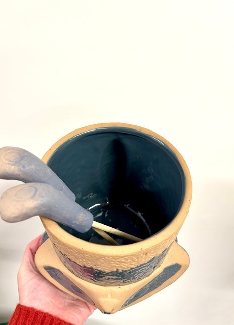 Badger pot - upside down