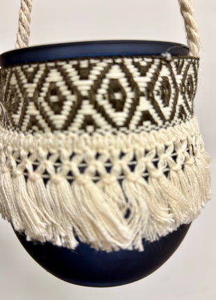 Hanging pot/candle holder