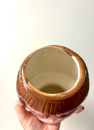 Lady flamingo pot
