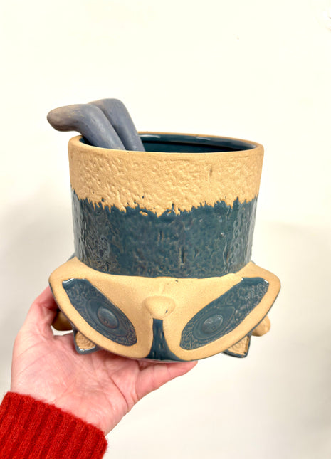 Badger pot - upside down