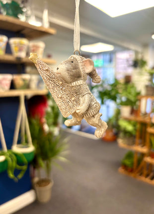 Mouse carrying tree hanger