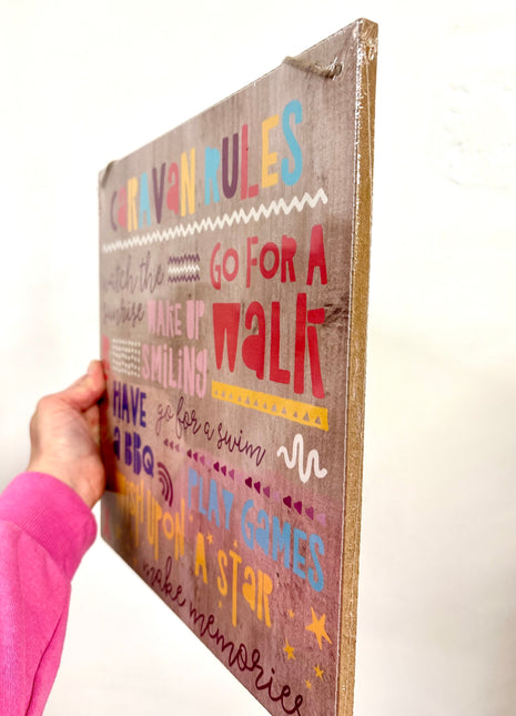Caravan rules sign