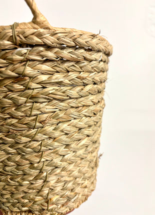 Seagrass basket with handles