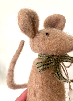 Felt mouse