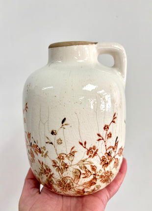 Floral case with handle