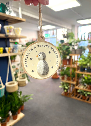 ‘Walking in a winter wonderland’ hanger
