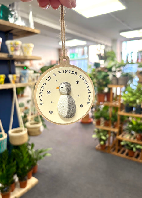‘Walking in a winter wonderland’ hanger