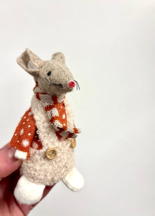 Mouse orange in dungarees
