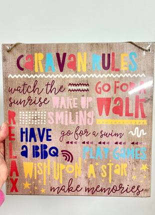 Caravan rules sign