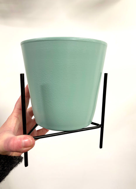 Metal tripod stand small