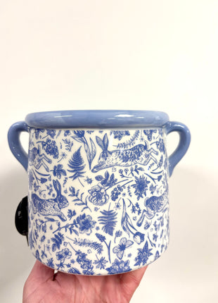 Blue hare pot