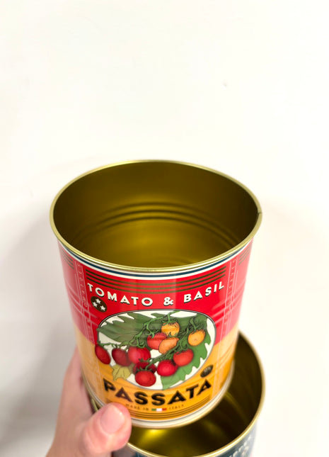 Passata tins