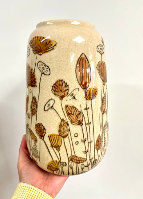 Floral design natural vase