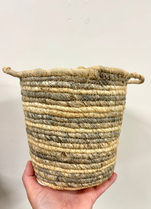 Basket wicker with handles