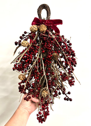 Red berry hanger