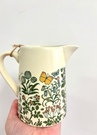 Jug with garden theme