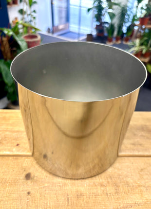 Silver pot