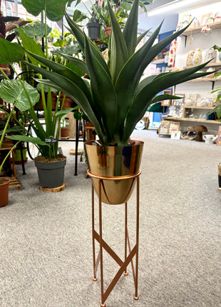 Copper planter with stand