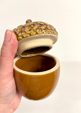 Acorn jar