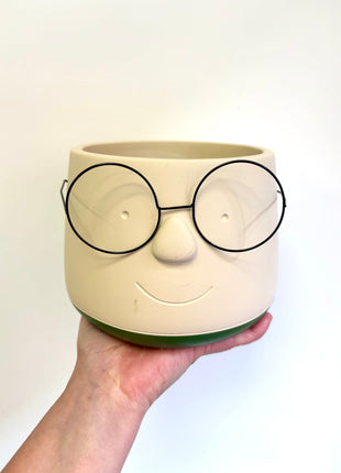 Face pot with glasses