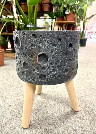 Black lunar planter