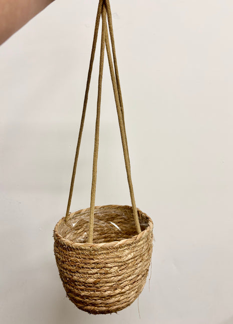 Wicker hanging basket