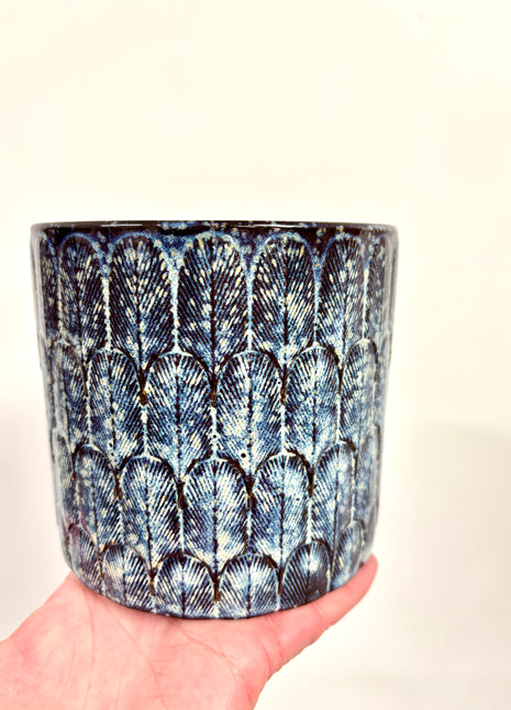 Dark blue pot