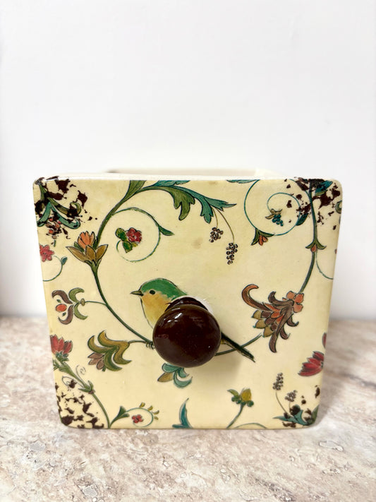 Drawer pot
