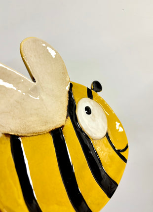 Bee plate