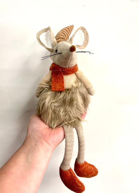 Mouse with faux fur skirt