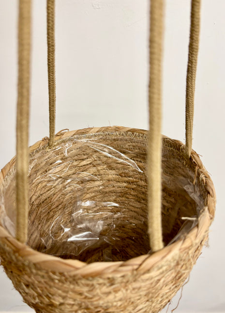 Wicker hanging basket