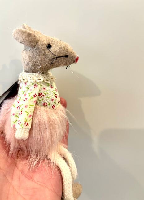 Mouse sitting pink tutu