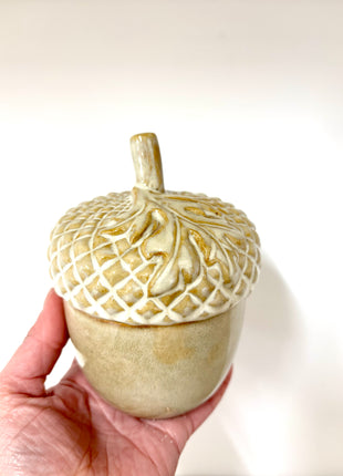 Acorn pot & lid