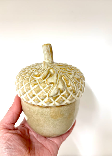 Acorn pot & lid