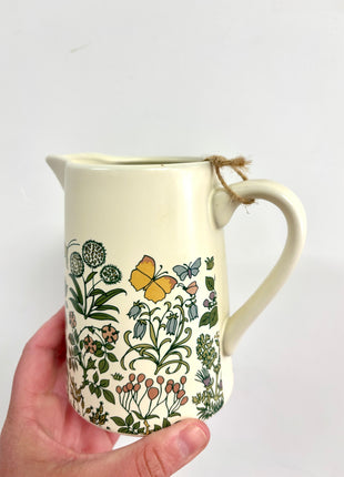Jug with garden theme