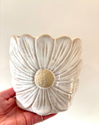 Daisy flower vase
