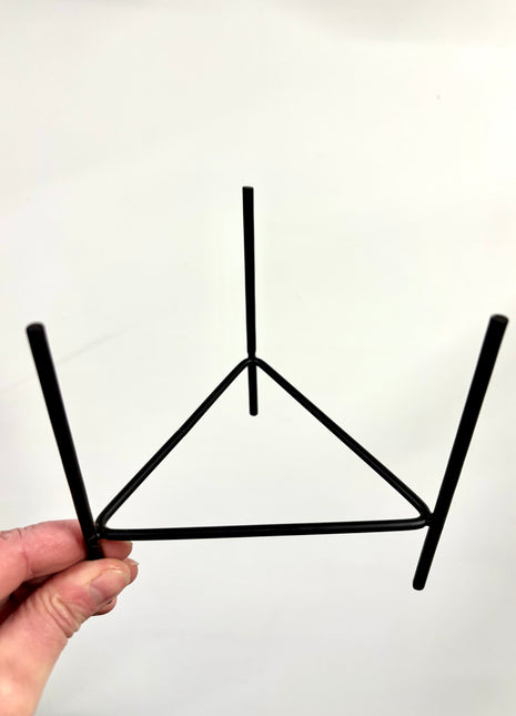 Metal tripod stand medium
