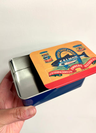 Salmon tin with lid